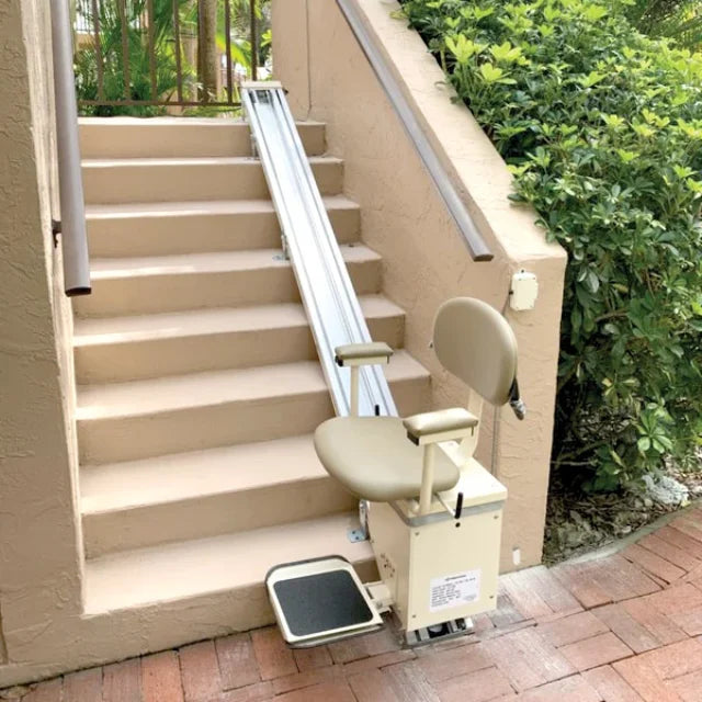 Straight Reliable Outdoor Stairlift